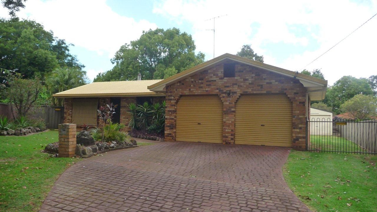 12 Christopher Court, HARRISTOWN QLD 4350
