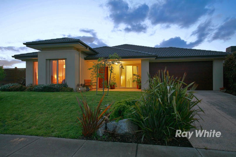31 Broadstone Way, CRANBOURNE, VIC 3977