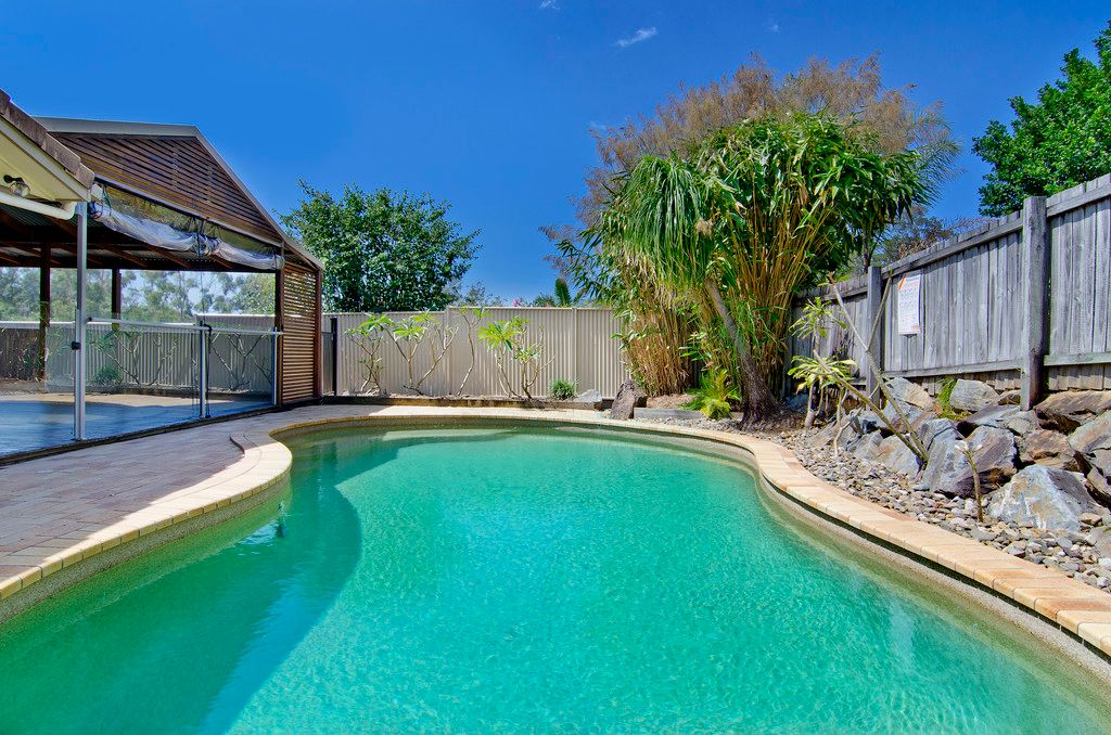85 Clives Circuit, CURRUMBIN WATERS QLD 4223