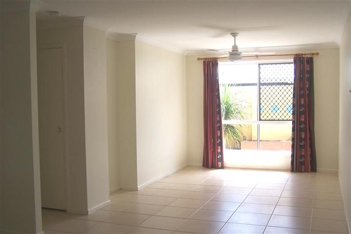 25 Rosslyn Close, CLINTON, QLD 4680