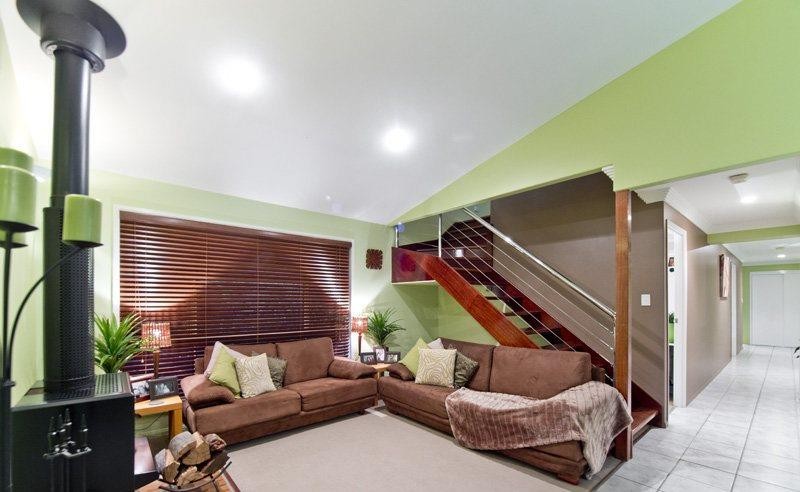 16 Elwood Court, EATONS HILL, QLD 4037