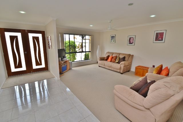8 Silver Rock Court, GLASS HOUSE MOUNTAINS, QLD 4518