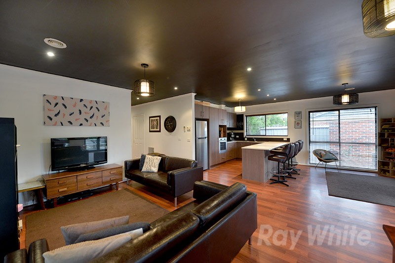 2/5 Warrabel Road, FERNTREE GULLY, VIC 3156