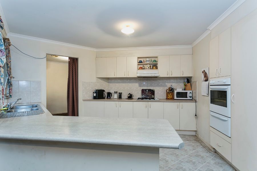 20 Westlake Drive, MELTON WEST, VIC 3337