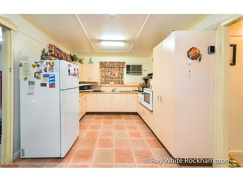 79 Main Street, PARK AVENUE, QLD 4701