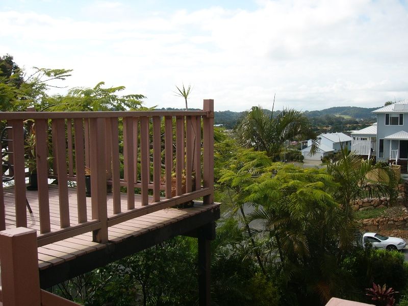 17 Swanbourne Way, ELANORA, QLD 4221