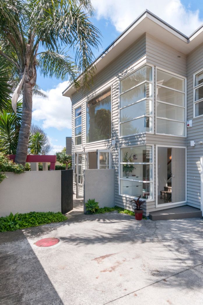 94a Ridge Road, Howick, Manukau City