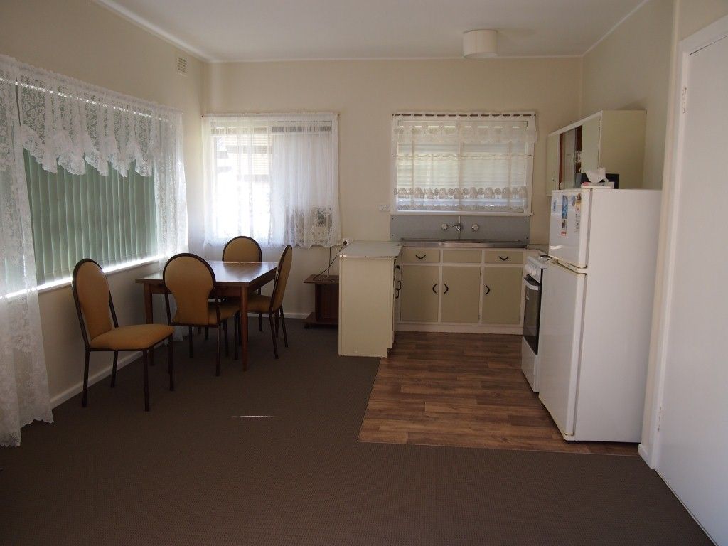 7 Harding Avenue, CONDOBOLIN, NSW 2877