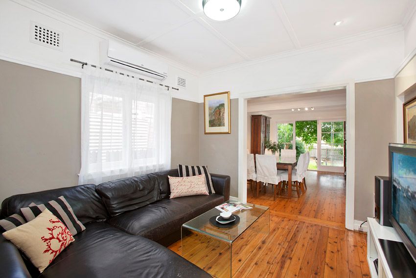 9 Potter Street, RUSSELL LEA, NSW 2046
