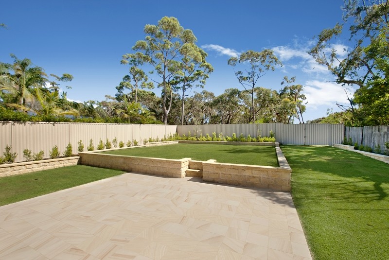 4 Annesley Avenue, STANWELL TOPS, NSW 2508