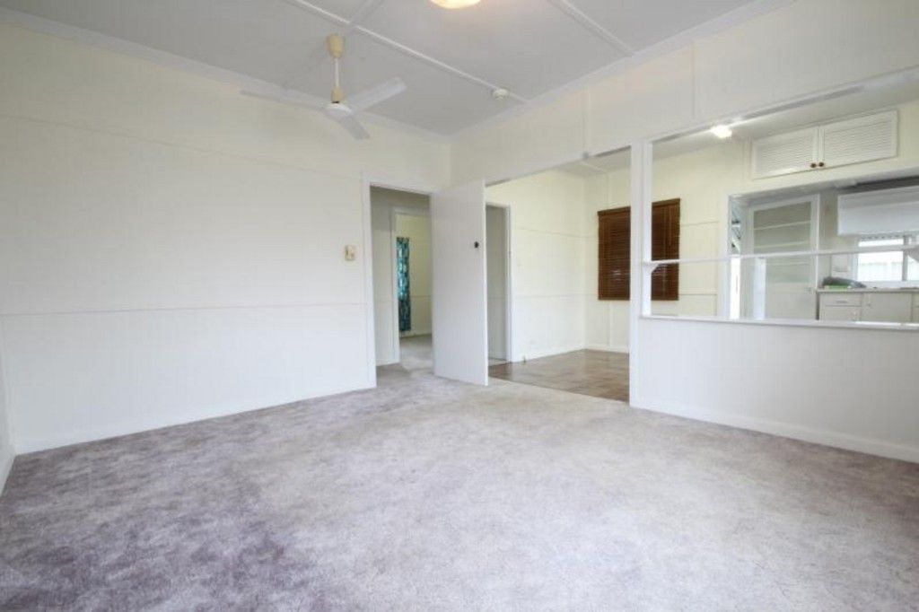 26 Dobbie Street, HOLLAND PARK, QLD 4121