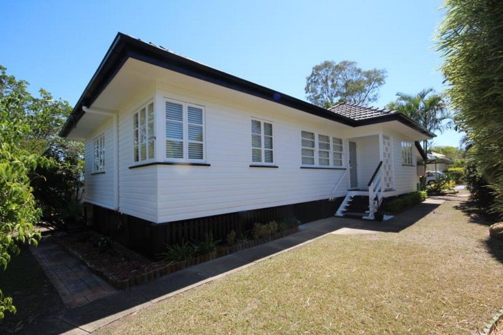 32 Steele Street, HOLLAND PARK, QLD 4121