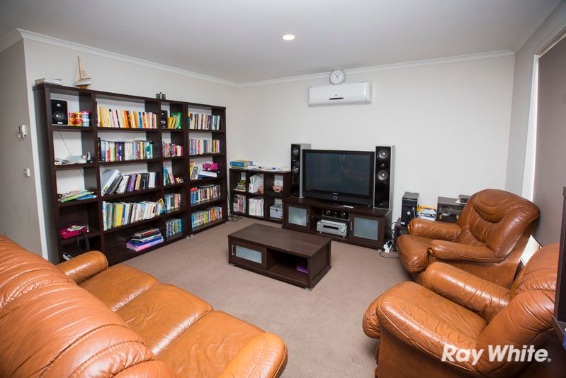 27 Stanhope Place, PAKENHAM, VIC 3810
