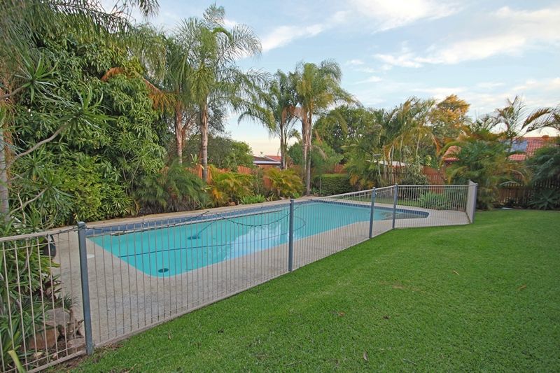4 Cornwall Street, EASTERN HEIGHTS, QLD 4305