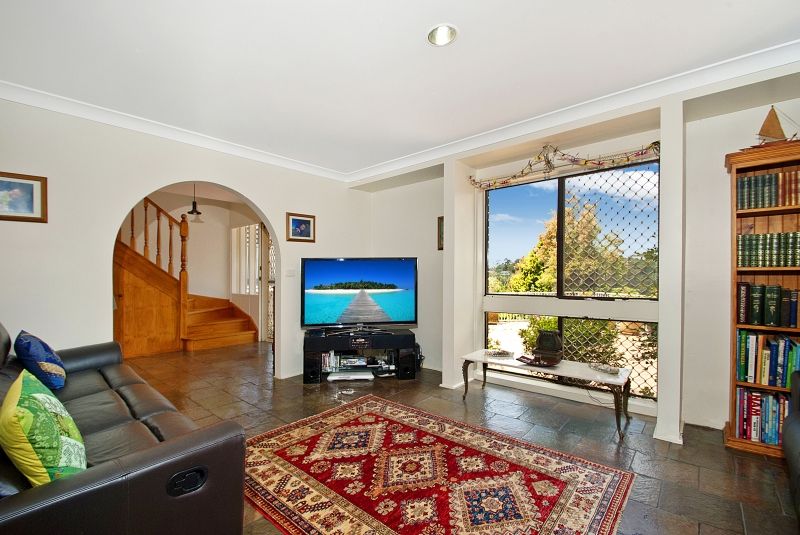 27 Dumbarton Place, ENGADINE, NSW 2233