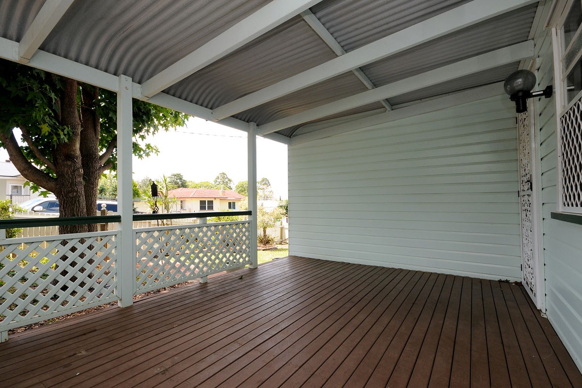 5 Sourris Street, MOUNT LOFTY, QLD 4350