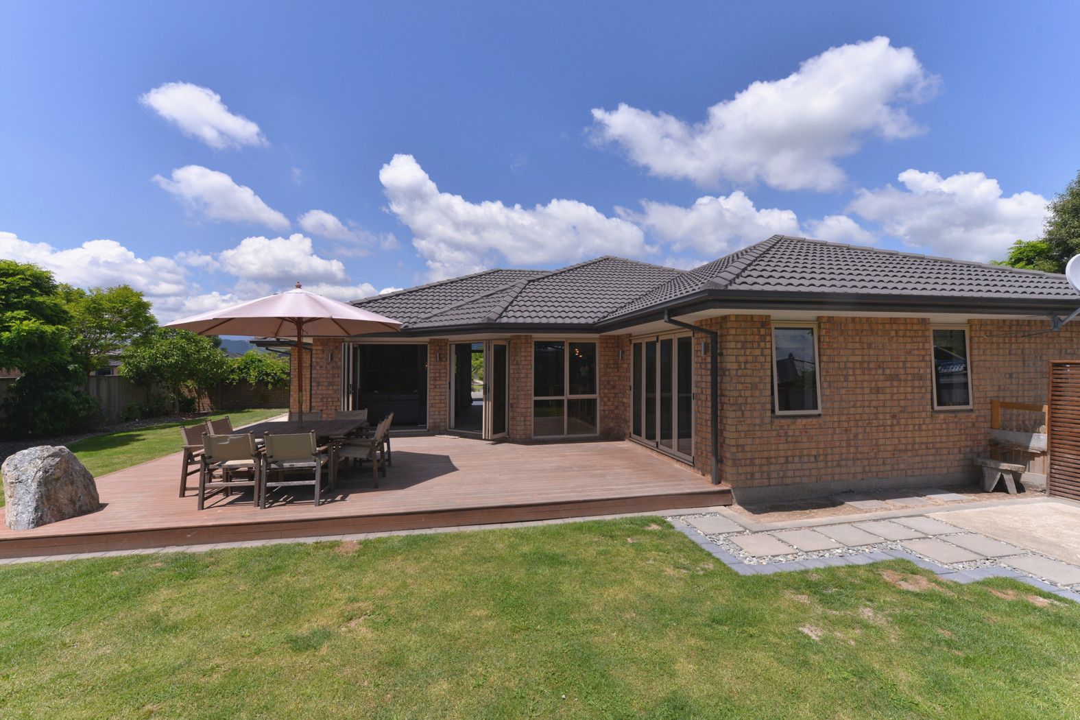 12 Wanderers Avenue, BRIGHTWATER, Tasman District