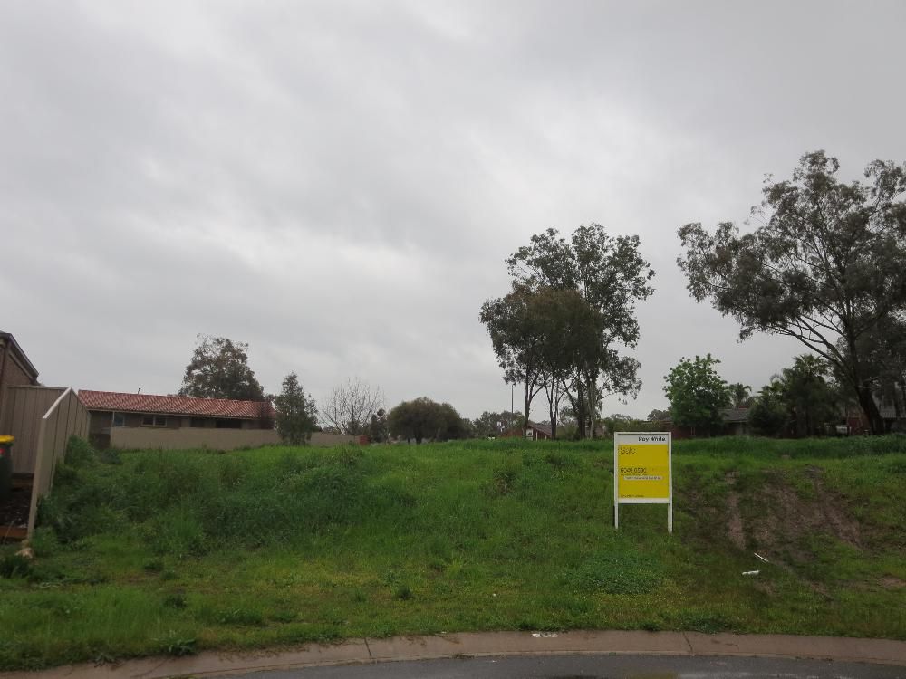 17 Chafia Place, LAVINGTON, NSW 2641
