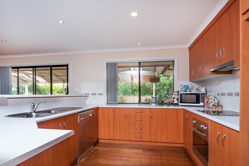 10 Emma Road, NAIRNE, SA 5252