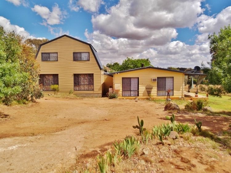 4279 Olympic Highway, YOUNG NSW 2594