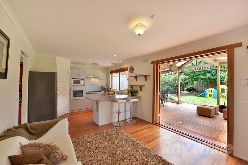 1 Sheraton Crescent, FERNTREE GULLY, VIC 3156
