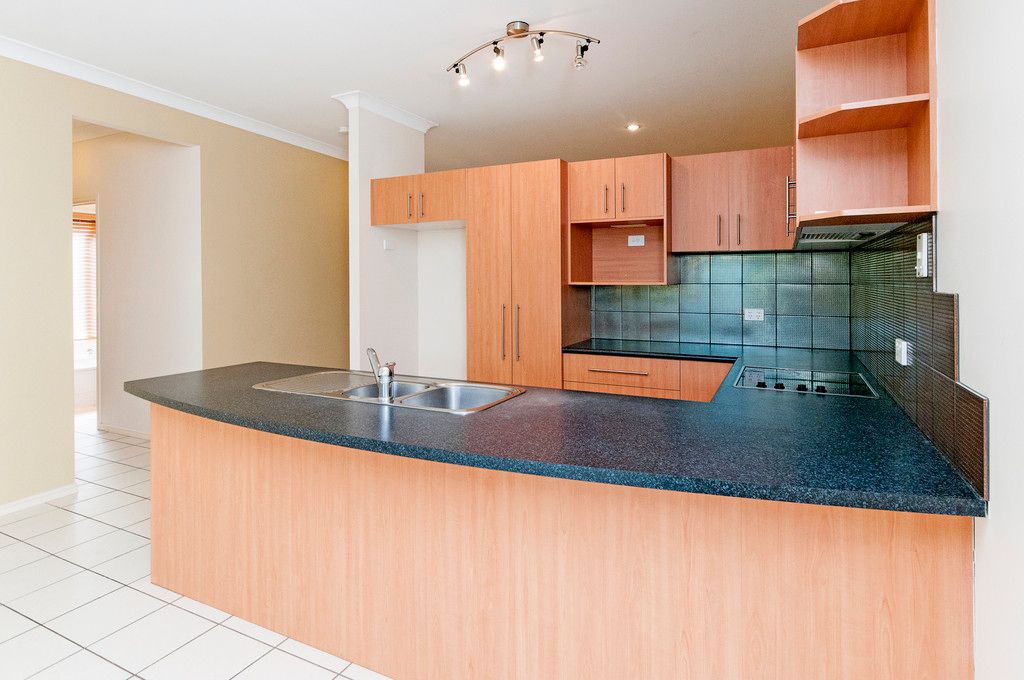 6 Eden Crescent, SPRINGFIELD LAKES, QLD 4300