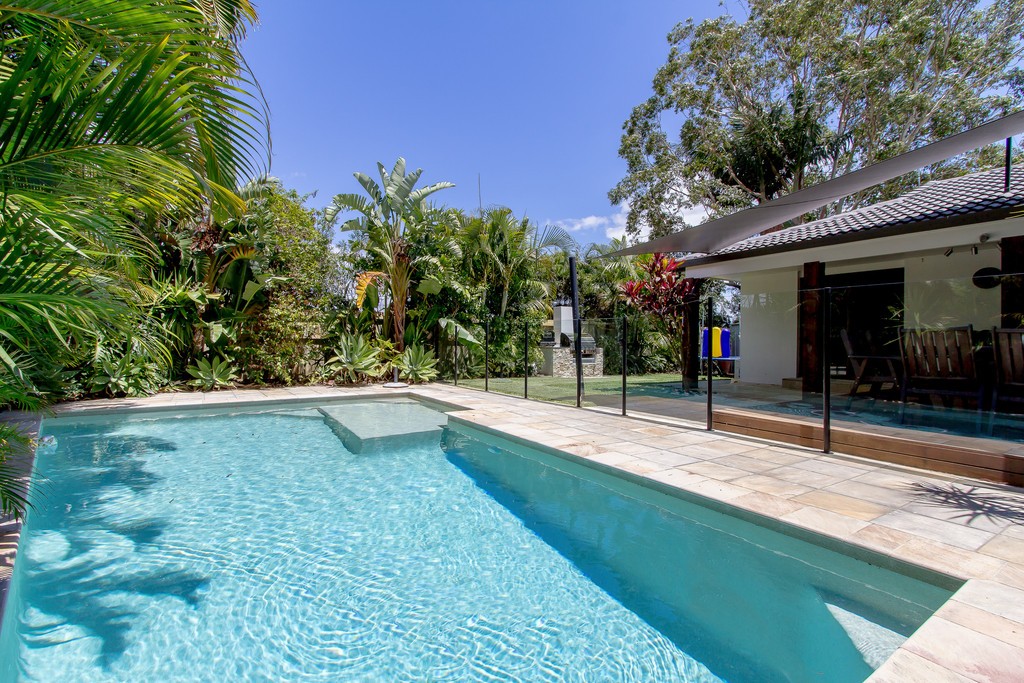 18 Kinglet Street, BURLEIGH WATERS, QLD 4220
