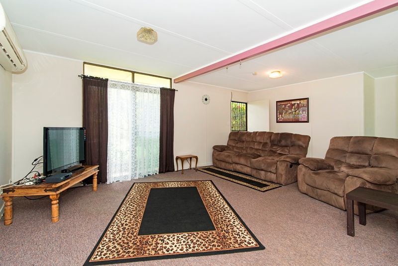 25 Hewlett Road, LOWER MOUNT WALKER, QLD 4340