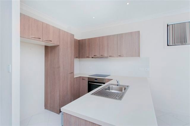 2/30 Clark Street, BIGGERA WATERS, QLD 4216