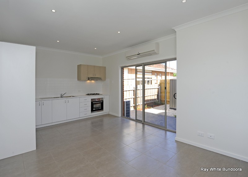 1/4 Newton Street, THOMASTOWN, VIC 3074