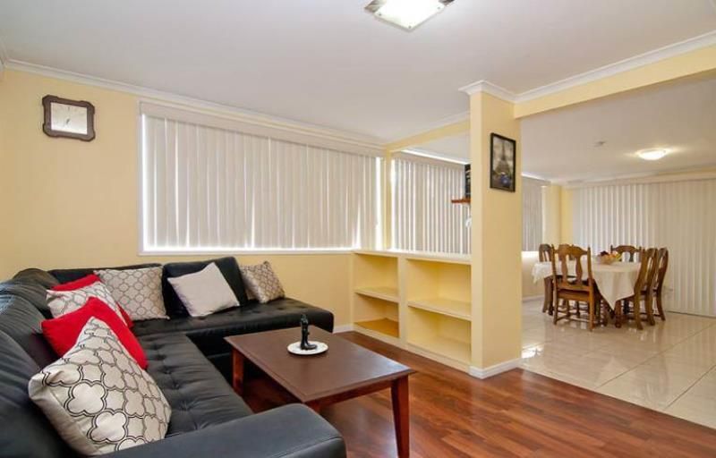 17 Peppermint Street, CRESTMEAD, QLD 4132