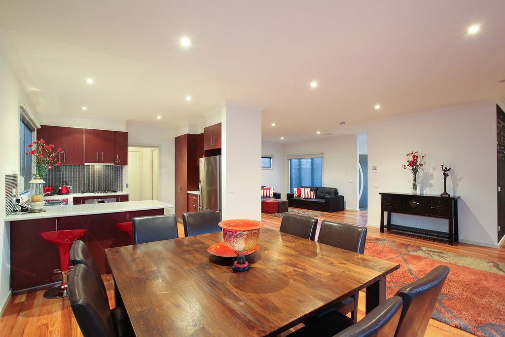 2/21 Golf Road, OAKLEIGH SOUTH, VIC 3167