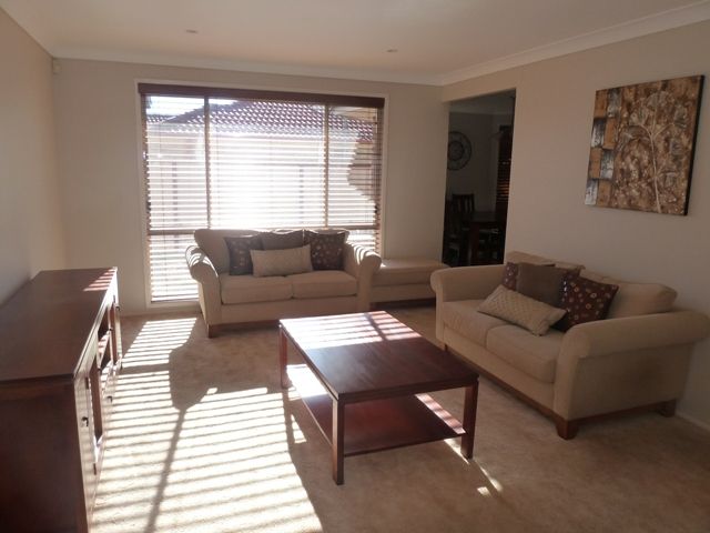 8 Thornbill Crescent, GLENMORE PARK, NSW 2745