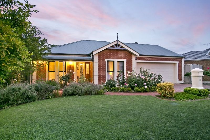 8 Dovecote Street, OAKDEN SA 5086