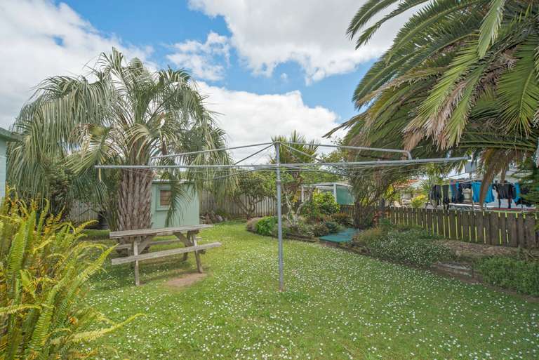 54 Point England Road, Point England, Auckland City Real Estate Ray
