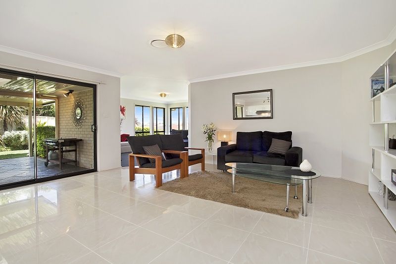 225 Denton Park Drive, ABERGLASSLYN, NSW 2320