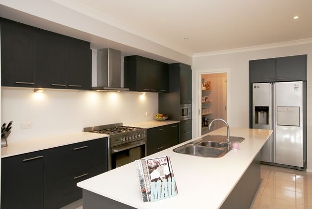 4 Hazelwood Drive, FOREST HILL, NSW 2651