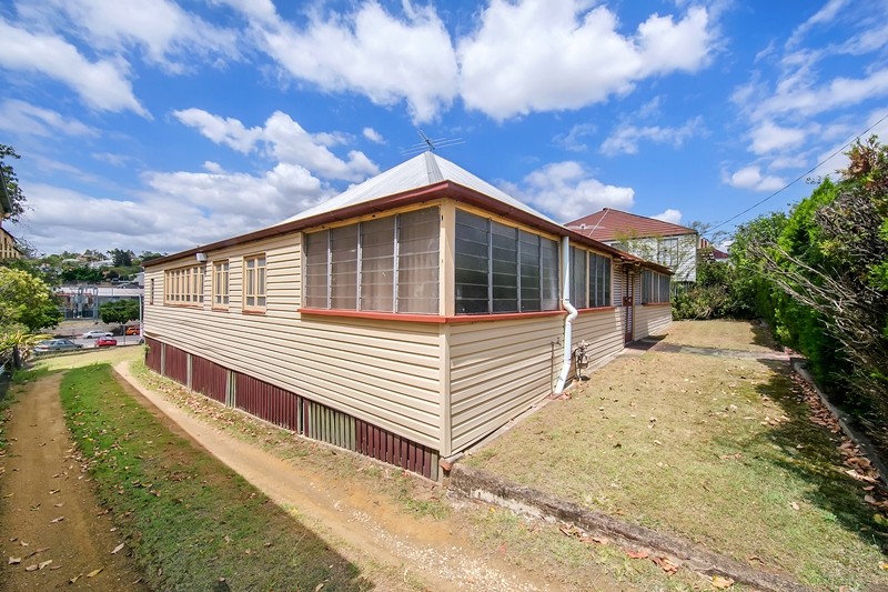 23 Martin Street, WOODEND, QLD 4305