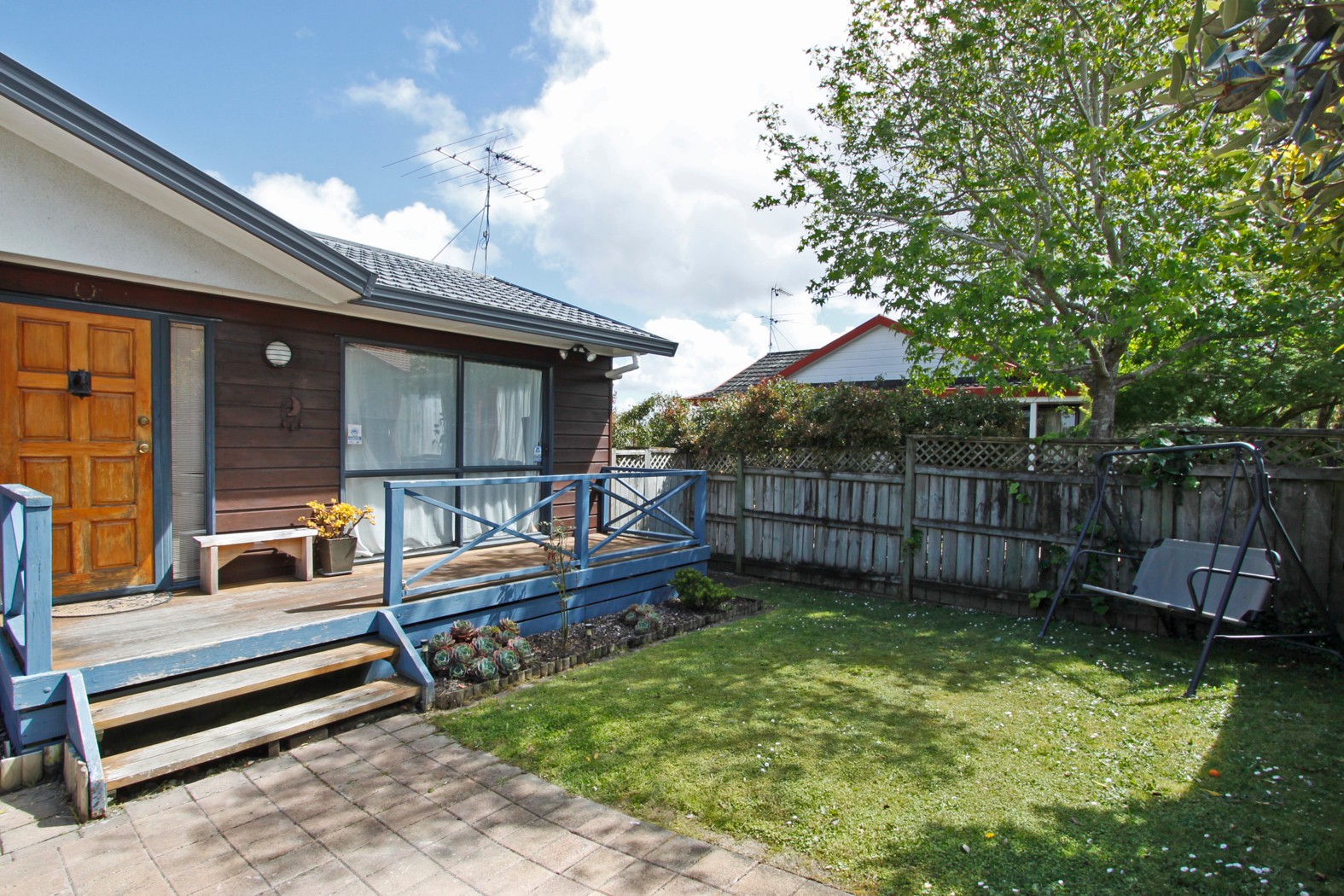 2/6 Gillett Place, Botany Downs, Manukau City