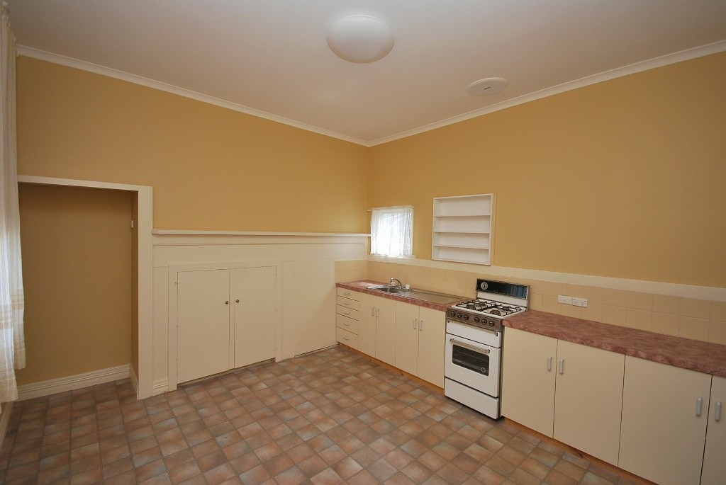 2/811 Doveton Street North, SOLDIERS HILL, VIC 3350