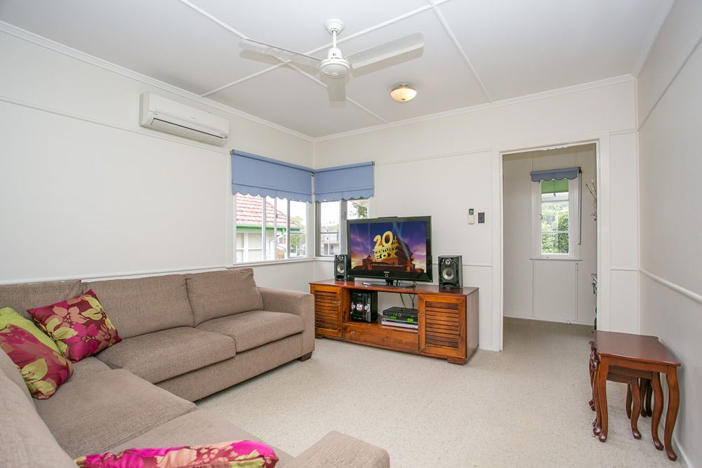 24 Wallace Street, MOOROOKA, QLD 4105