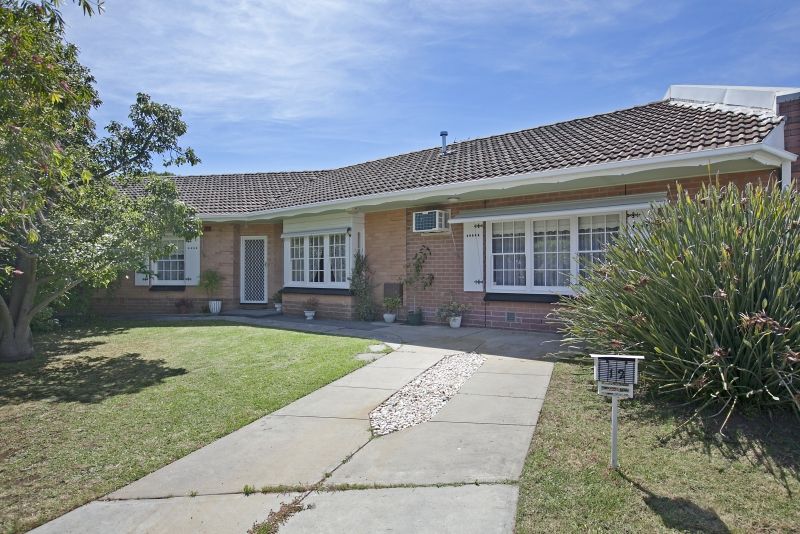 12 Roland Road, ROSTREVOR SA 5073