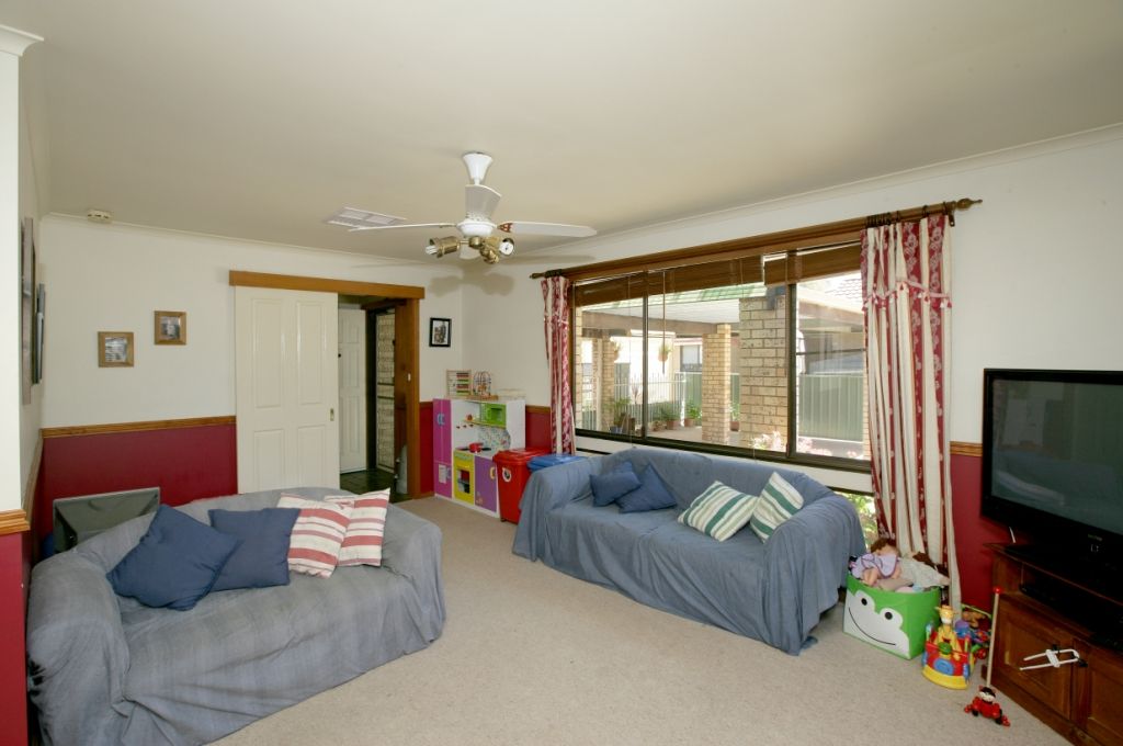 66 Adjin Street, MOUNT AUSTIN, NSW 2650
