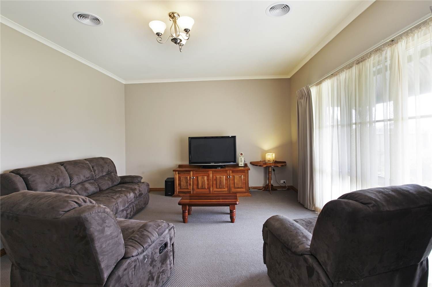 8 Sherwood Grove, LARA, VIC 3212