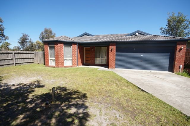 8 Jamie Court, PAKENHAM, VIC 3810