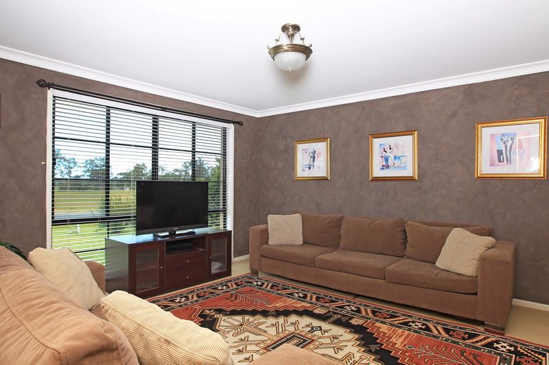 98 Rayleigh Drive, WORRIGEE, NSW 2540