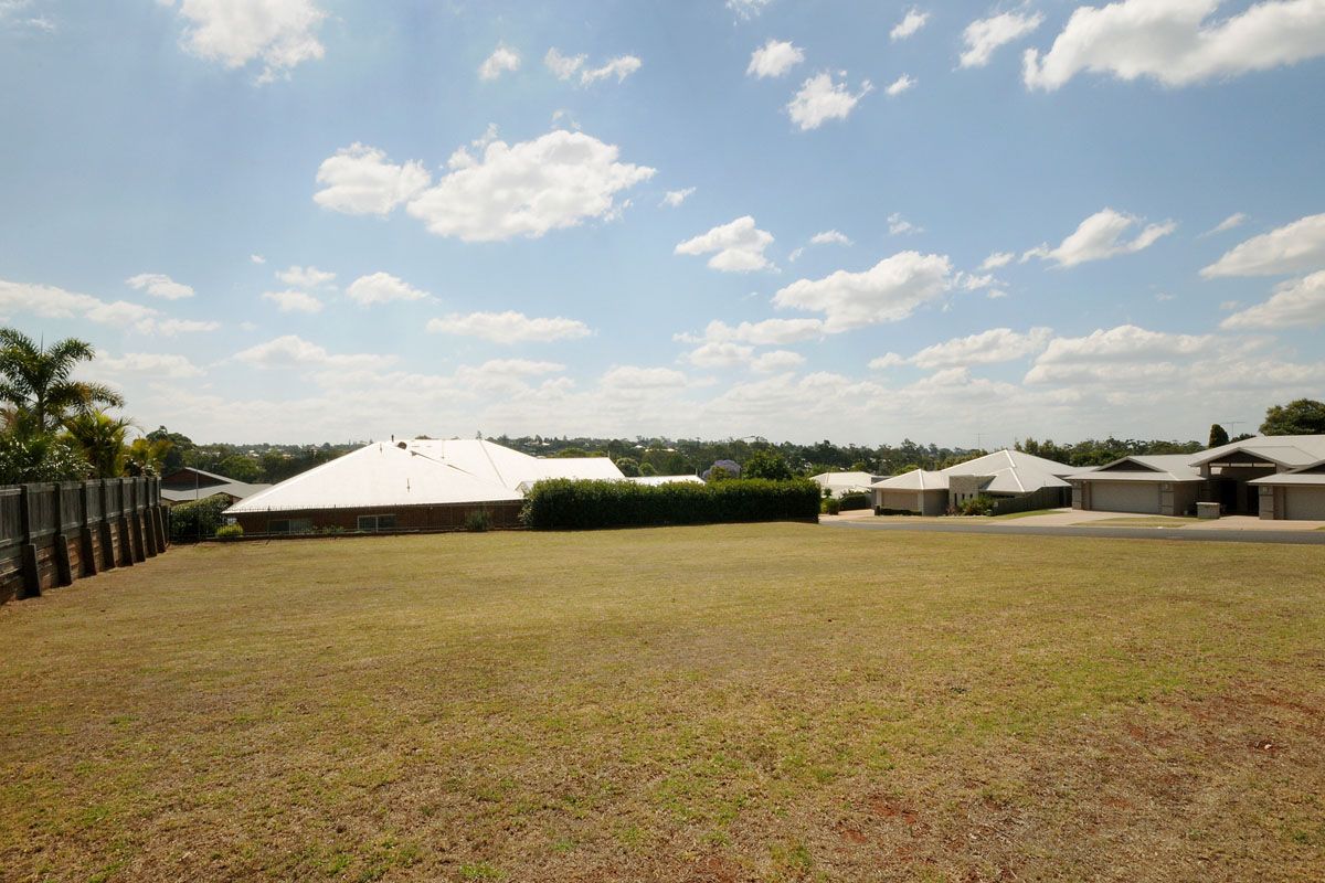 11 Pelican Drive, RANGEVILLE, QLD 4350