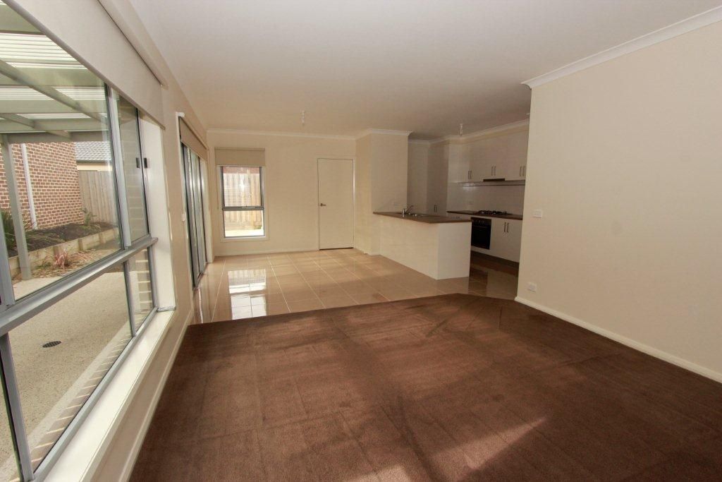 1/2 Sugargum Drive, WAURN PONDS, VIC 3216