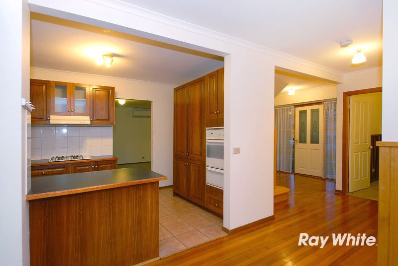 2 Henry Lawson Drive, LYNBROOK, VIC 3975