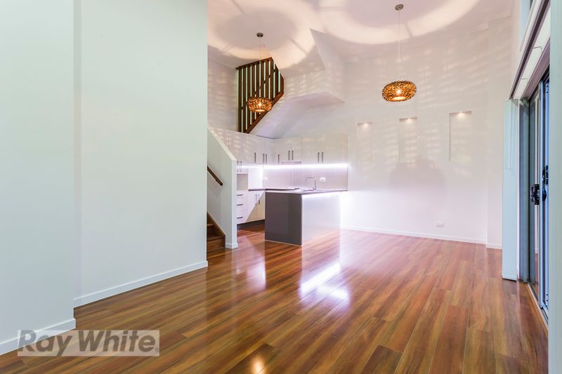 25 Cambridge Street, CARINA HEIGHTS QLD 4152